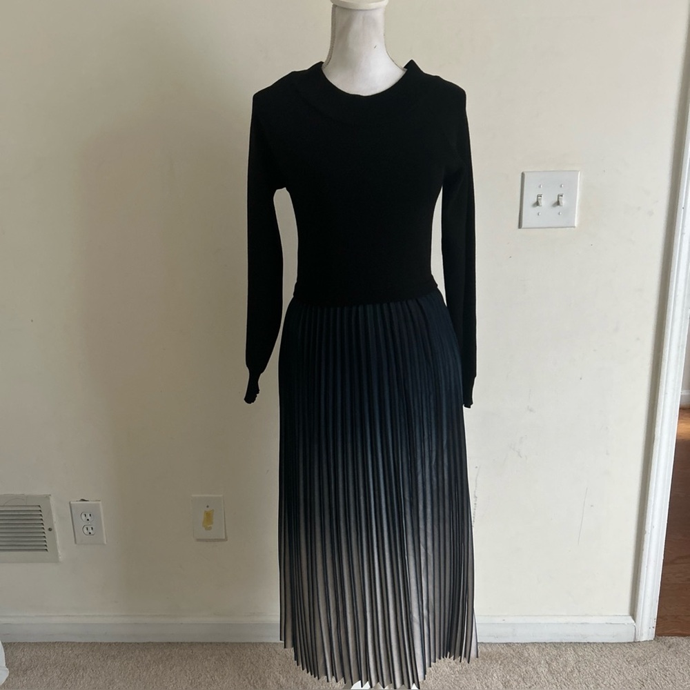 Nanette Lapore Womans Medium LS Knit Bodice Silky Pleated Bottom Dress